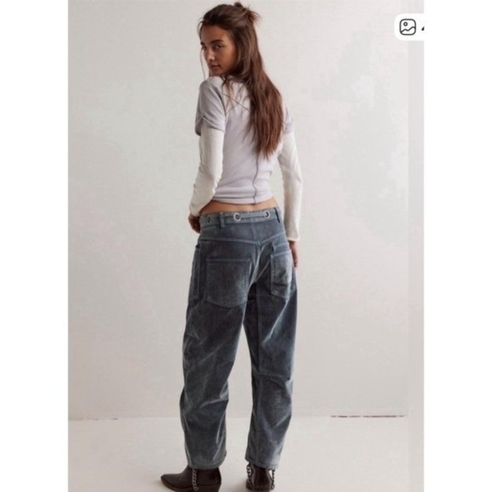 Free People Flocked Moxie Barrel Jeans Mt Green Blue Low Slung Velvet 31 NWOT - Picture 7 of 11